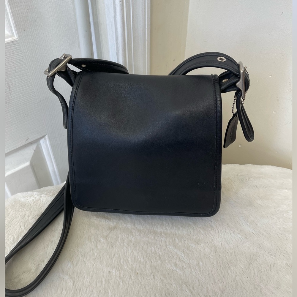 Coach Vintage crossbody Bag EUC